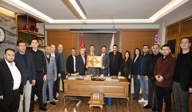 Çavuşoğlu’ndan Altuntepe ve ekibine tebrik ziyareti