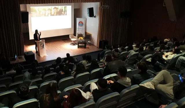 Maltepe Belediyesi'nden öğrencilere kariyer rehberliği