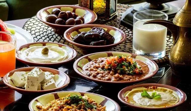 Uzmanı uyardı: Sahuru atlamayın, iftarı yavaş yapın