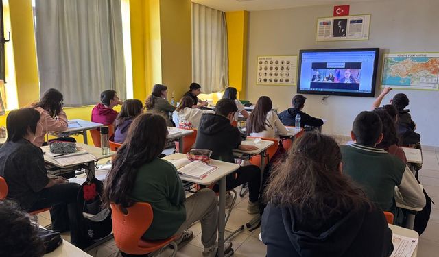 Doğa Koleji, 27 Bin Öğrenciyi Prof. Dr. Nevzat Tarhan ile Buluşturdu