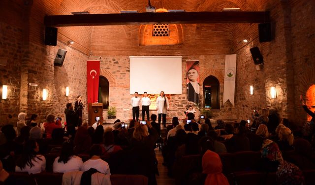 Bursa Osmangazi Belediyesi Engel Tanımayan Yüreklerle Milli Ruhu Yansıttı