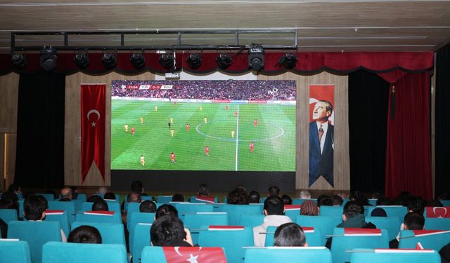 Milli Maç Heyecanı Osmangazi’de Dev Ekranda Yaşandı