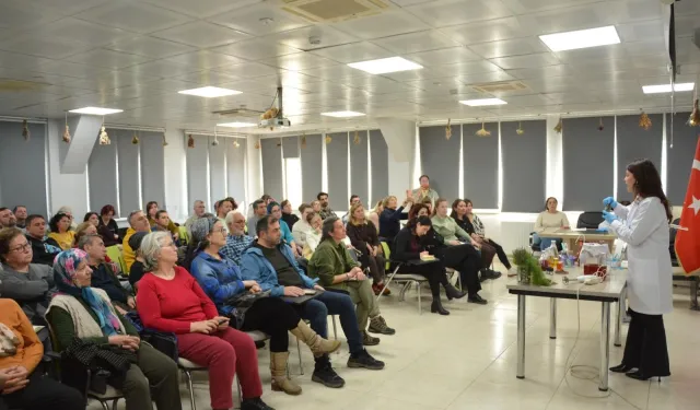 Balıkesir'de BAÇEM'in 'Ayın Atölyesi' ilgi odağı oldu