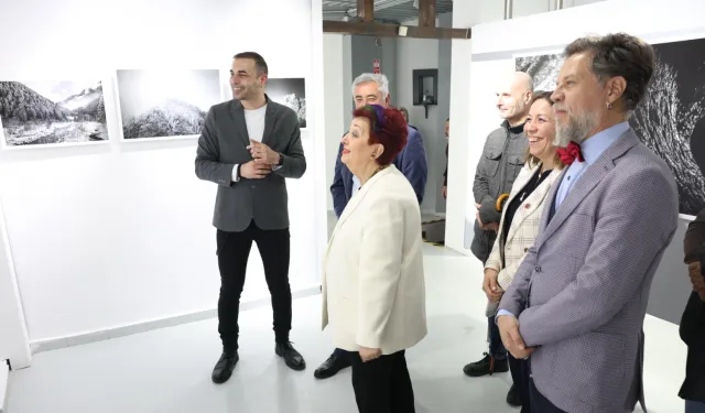 Bursa Nilüfer'de 'Yerle Gök Arasında' sergisi kapılarını açtı