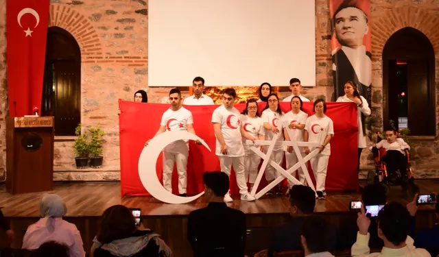 Bursa Osmangazi'de engelli çocuklardan gururlandıran gösteri