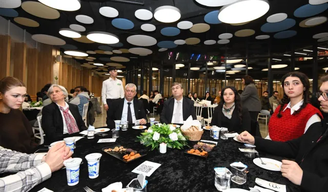 Bursa Osmangazi'de gençlerle birlikte geleceğe bakış