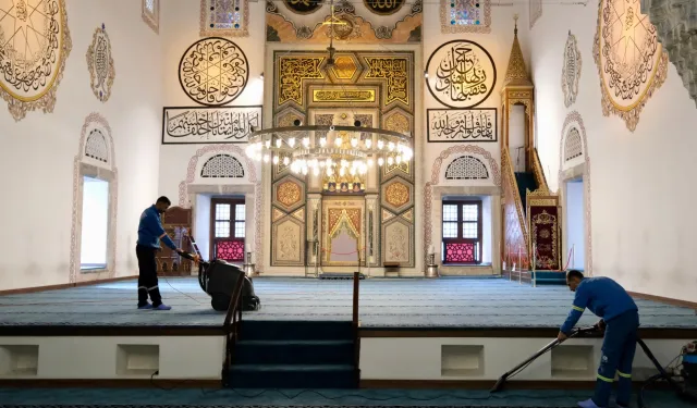 Bursa Yıldırım'da camilere bayram temizliği