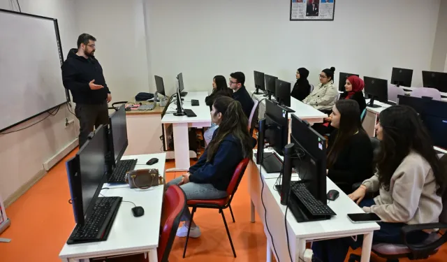 Manisa Büyükşehir'den gençlere dijital vizyon