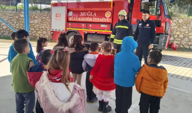 Miniklere yangın güvenliği eğitimi