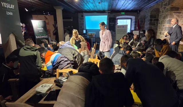 Yeşilay İzmir'den koruma altındaki çocuklara dijital bağımlılık eğitimi