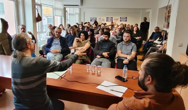 Bursa Yenişehir'de Eğitim-Sen Felsefe Söyleşileri'ni sürdürüyor