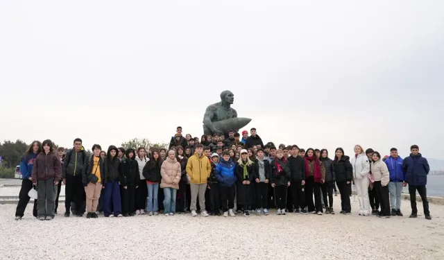 İstanbul Maltepeli öğrencilerden Çanakkale'ye duygusal ziyaret
