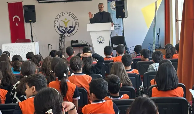 Kurtalan'da minik yürekler yazarla buluştu