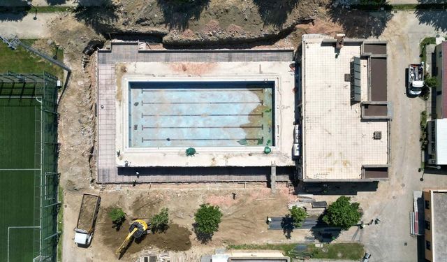 Bursa Yıldırım'da 4 mevsim havuz keyfi