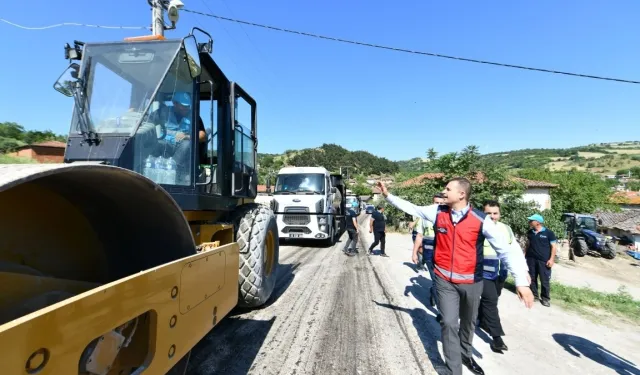 Balıkesir'de 2 bin 900 metrelik yol yenileniyor