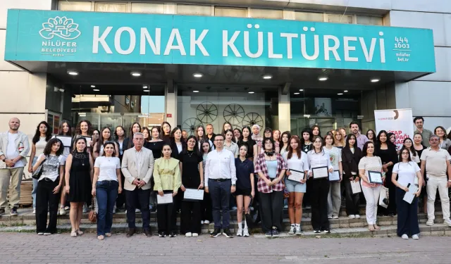 Bursa Nilüfer'de liseliler kitap kapaklarıyla yarıştı