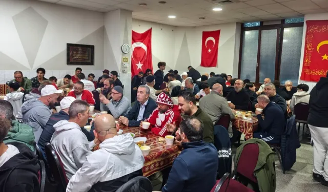 Gurbetçiler dünya kupası heyecanını Almanya'da camide yaşadı