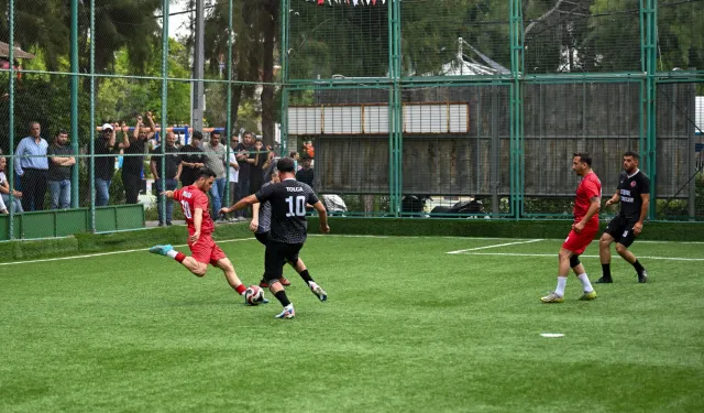 İzmir Bornova'da dostluk kazandı