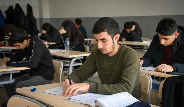 Malatya Büyükşehir Belediyesi 507 öğrenciyi YKS'ye hazırladı