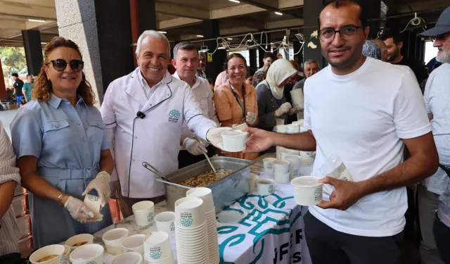 Bursa Nilüfer'de aşure geleneği sürüyor