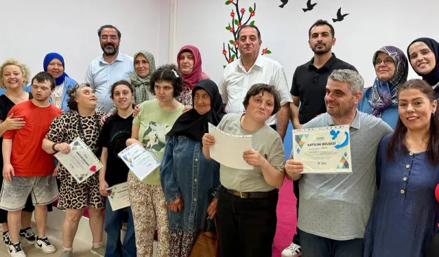 Sakarya'da Engelsiz Hobi Atölyelerinde karne sevinci