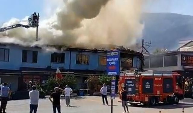 Bursa'da tarihi çarşıda büyük yangın!