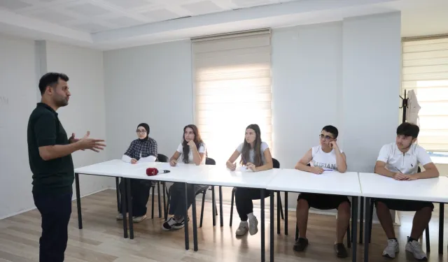 Bursa Osmangazi'den gençlere ücretsiz LGS desteği