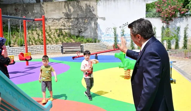 Bursa Yıldırım'da parklara yaz bakımı