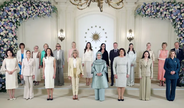 Emine Erdoğan'dan lider eşleriyle dijital güvenlik buluşması
