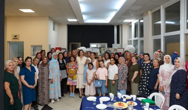 Karabağlar Belediyesi Tekstil Akademi'de mezuniyet gururu
