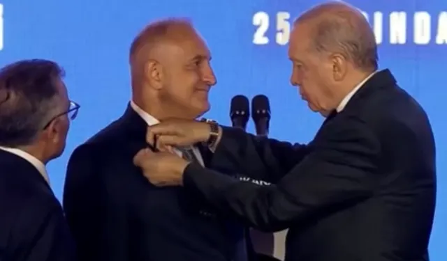 25. yıl programında AK Parti'ye 10 yeni katılım