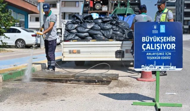 Bursa Büyükşehir'den yağmur suyu ızgaralarında kapsamlı temizlik