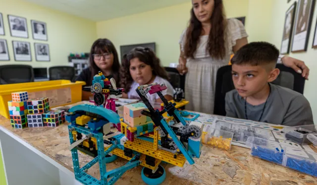 Minik mucitler robot tasarladı