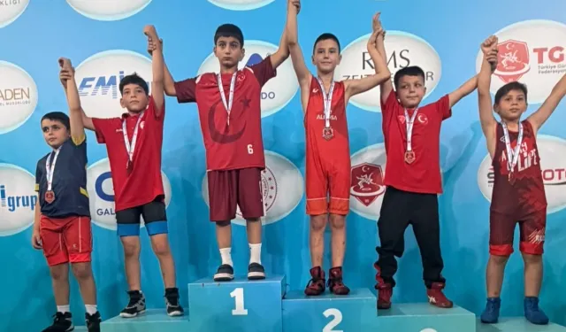 Osmangazi Belediyespor uluslararası turnuvada 5 madalya kazandı