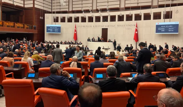 TBMM'de tarihi teklif yasalaştı! Hangi parti evet dedi
