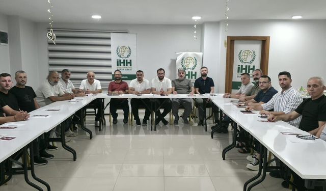 İHH Bursa şubesi’nden 5 bin çocuğa kırtasiye desteği