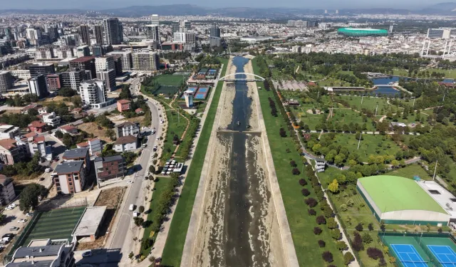 Bursa Büyükşehir'den dere temizliği mesaisi