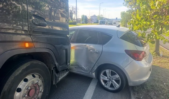 Düzce'de tır ile otomobil çarpıştı!