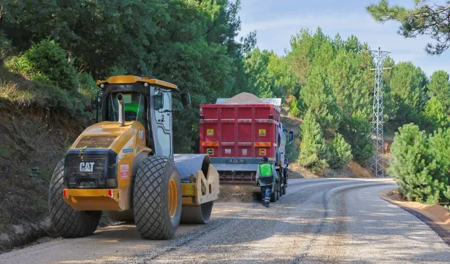 Bursa Osmangazi'nin 3 mahallesinde yollar yenileniyor