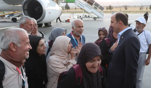Vefa Umresi'nde ilk kafile Konya'ya döndü