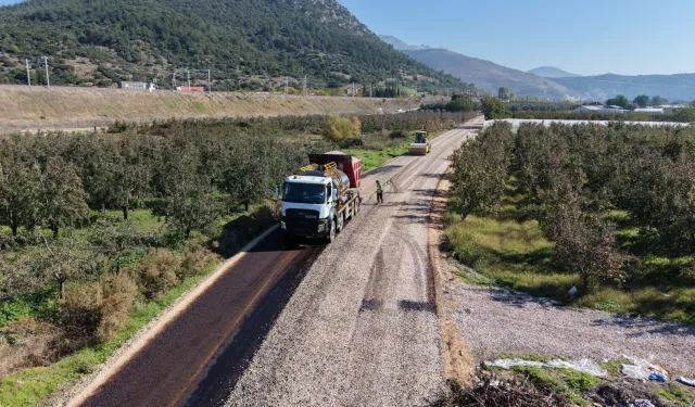 Bursa Kestel ve Gürsu kırsalında yollara Büyükşehir yeniliyor