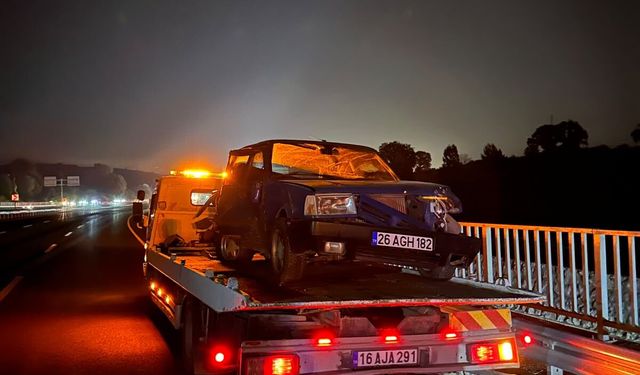 Bursa Ankara yolu şehitler kavşağında kaza 9 yaralı