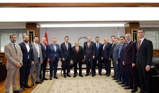 Kayseri Büyükşehir güven tazeleyen başkanları ağırladı