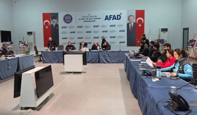 Kocaeli'de sağanak sonrası 2 bin 865 ihbar... Okullar yarın da tatil