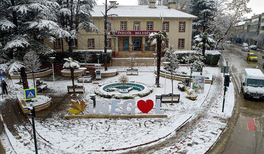 İnegöl'de 2 Ocak Cuma okullar tatil mi? İnegöl yarın -13'ü görecek
