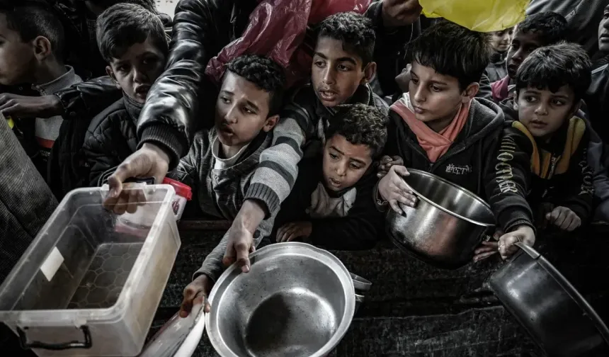 Şeyh Sadık el-Ğaryânî: Gazze halkı açlıktan ölürken defalarca umreye gidilmez!