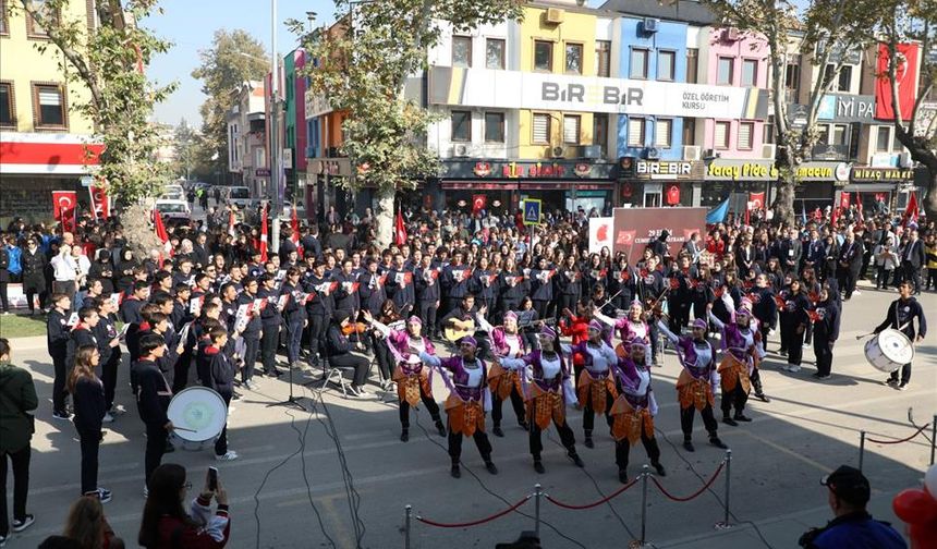 İnegöl'de Cumhuriyet Bayramı Coşkuyla Kutlandı