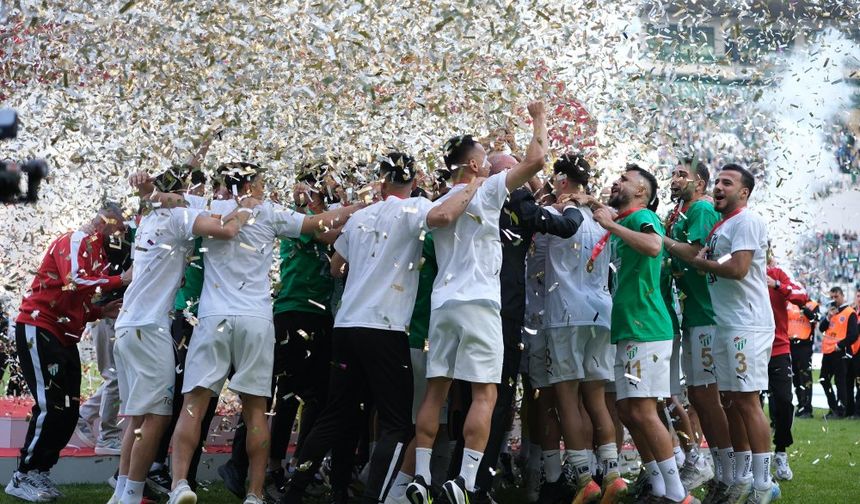 Bursaspor Yiğitali Bayrak ile yolları ayırdı