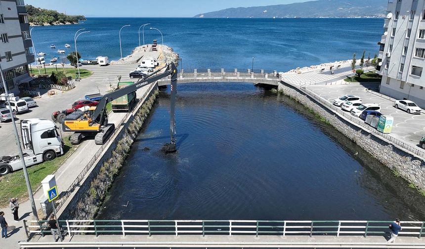 Büyükşehir’den Karsak Deresi’nde kapsamlı temizlik