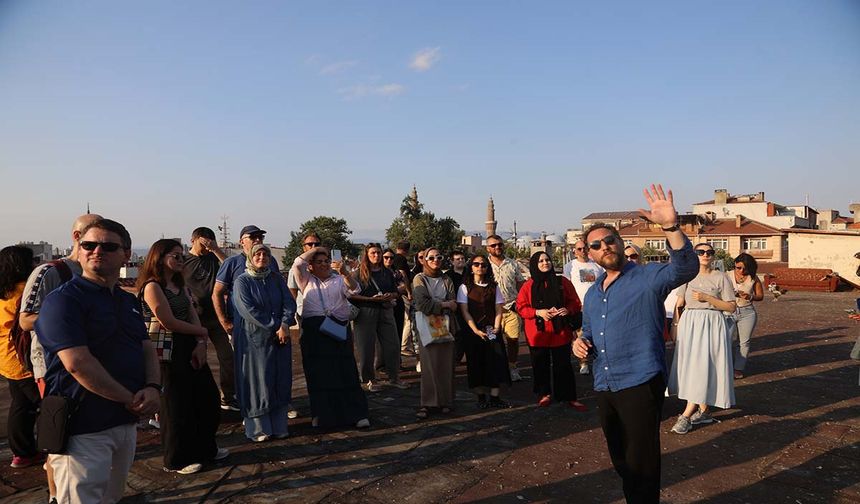 Büyükşehir ile ‘Tarihin İzinde Bursa’da Akşam’ gezisi